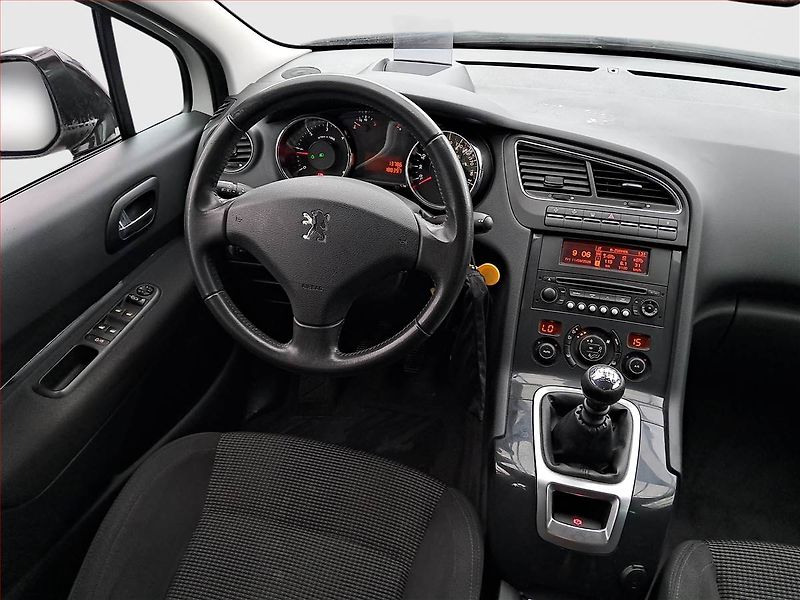 Peugeot 5008 (2011) 1.6 HDi, Serv.kniha, Tempomat - fotka 7 z 14