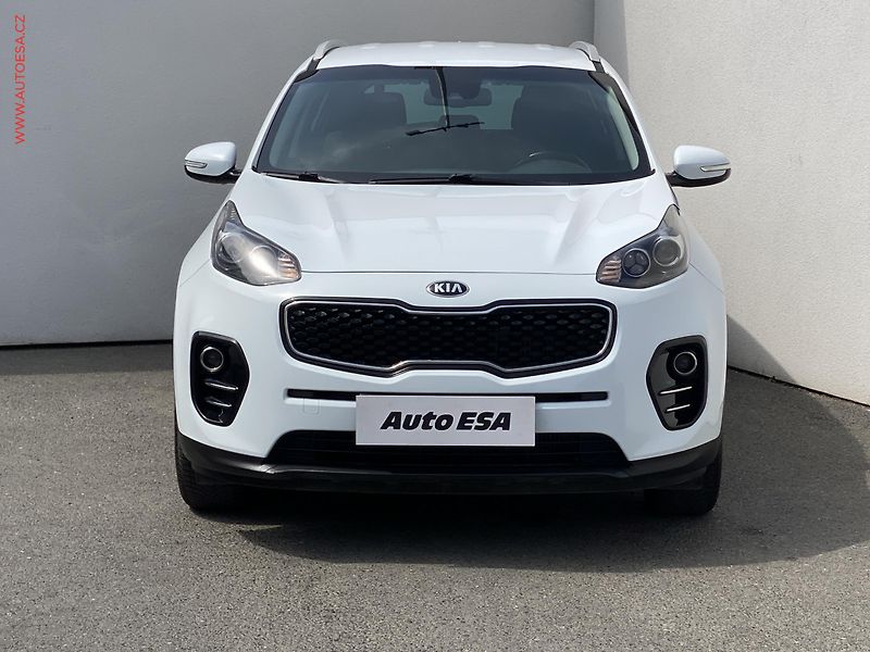 Kia Sportage (2018) 2.0 CRDi 4x4, ČR, AT, navi - fotka 2 z 16