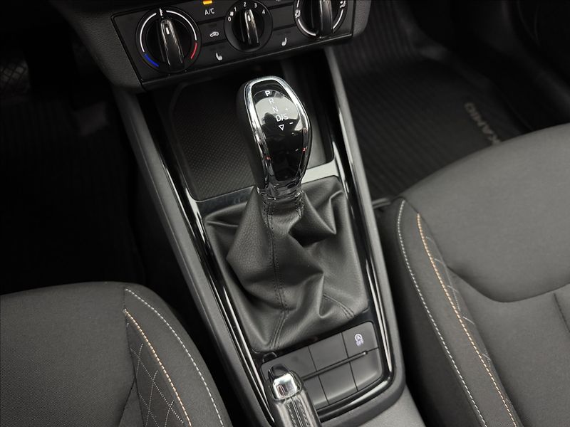Škoda Kamiq 1,0 DSG AC LED VÝHŘEV SENZORY - fotka 25 z 36