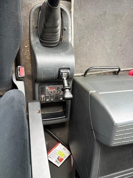 MAN TGL 8.220 4x2 třístranná shrn. - fotka 10 z 14