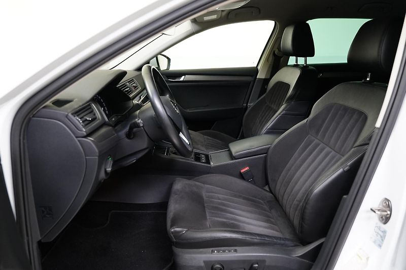 Škoda Superb - fotka 11 z 26