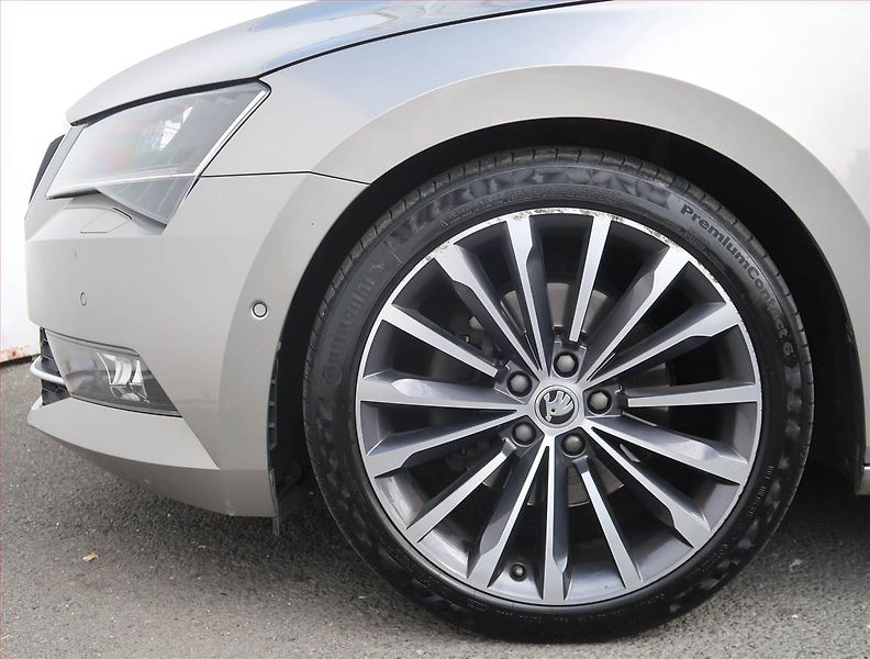 Škoda Superb (2018) Style 2.0 TDI, Automat - fotka 15 z 26