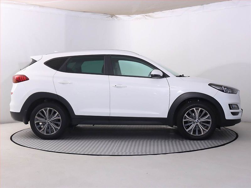 Hyundai Tucson (2019) Smart 1.6 CRDi, Automat - fotka 6 z 20