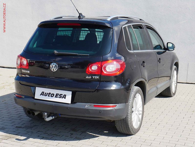 Volkswagen Tiguan (2009) 2.0TDi, ČR, DSG, xenon, navi - fotka 4 z 21