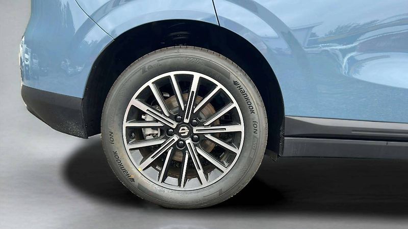Leapmotor B10 (2026) Design hybrid EV baterie 18,8k - fotka 28 z 30