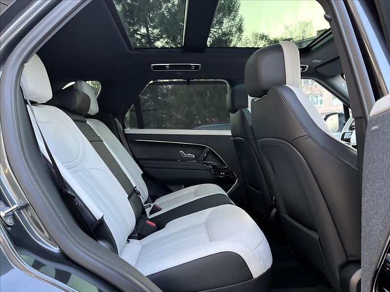 Land Rover Range Rover Sport (2026) 3,0 D250 DYNAMIC SE - fotka 25 z 26