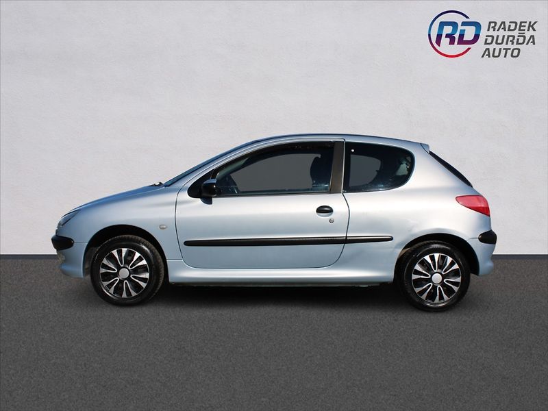 Peugeot 206 1,4 i  KLIMATIZACE - fotka 8 z 20