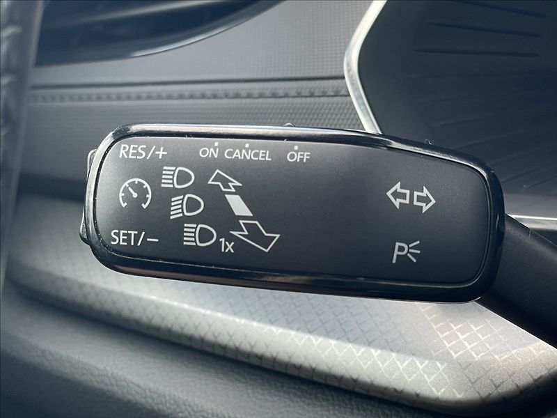 Škoda Octavia 2,0 TDI Combi Ambition Plus - fotka 12 z 19