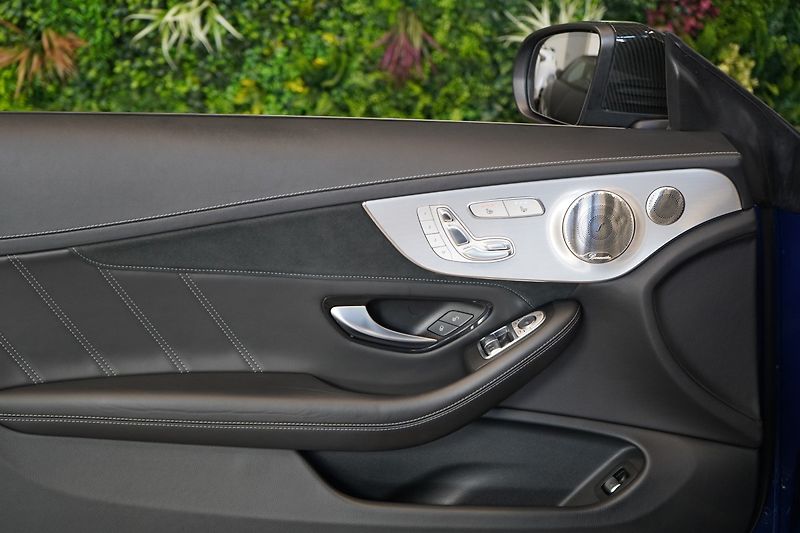 Mercedes-Benz Třídy C (2022) 63s*AMG*CERAMIC*HUD*CARBON*360 - fotka 26 z 44