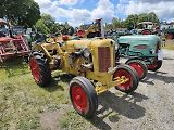 Žlutý Zetor 25 ve Skalné. V roce 1946 ho nastříkali barvou po Afrikakorpsu