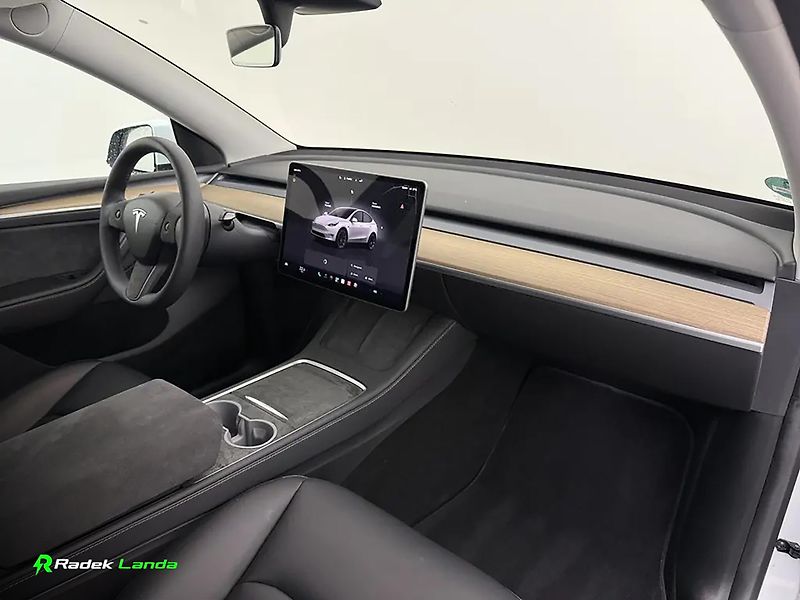 Tesla Model Y (2022) RWD, AMD Ryzen - fotka 5 z 9