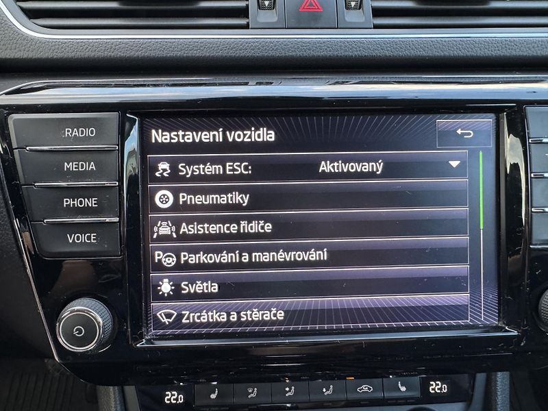Škoda Superb (2016) 2.0 TDI, 4x4, DSG, TAŽNÉ - fotka 20 z 25