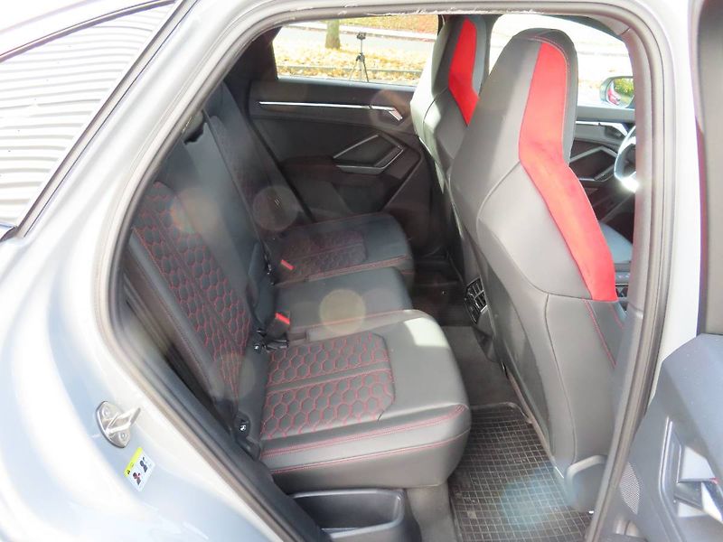 Audi RS Q3 (2021) SPORTBACK 2.5 TFSI - fotka 10 z 26