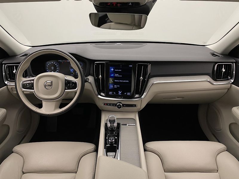 Volvo V60 B5 INSCRIPTION AUT REZERVACE - fotka 2 z 42