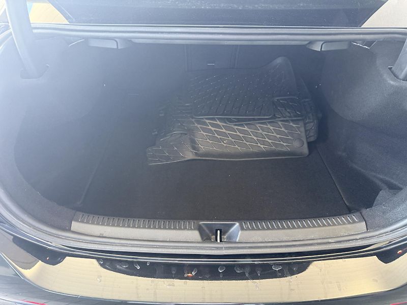 Mercedes-Benz Třídy A (2019) A 180d sedan - fotka 14 z 38