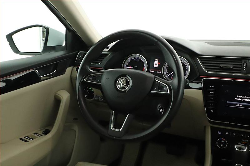 Škoda Superb (2017) 2.0 TDI, Automat, Kůže, Navi - fotka 17 z 20