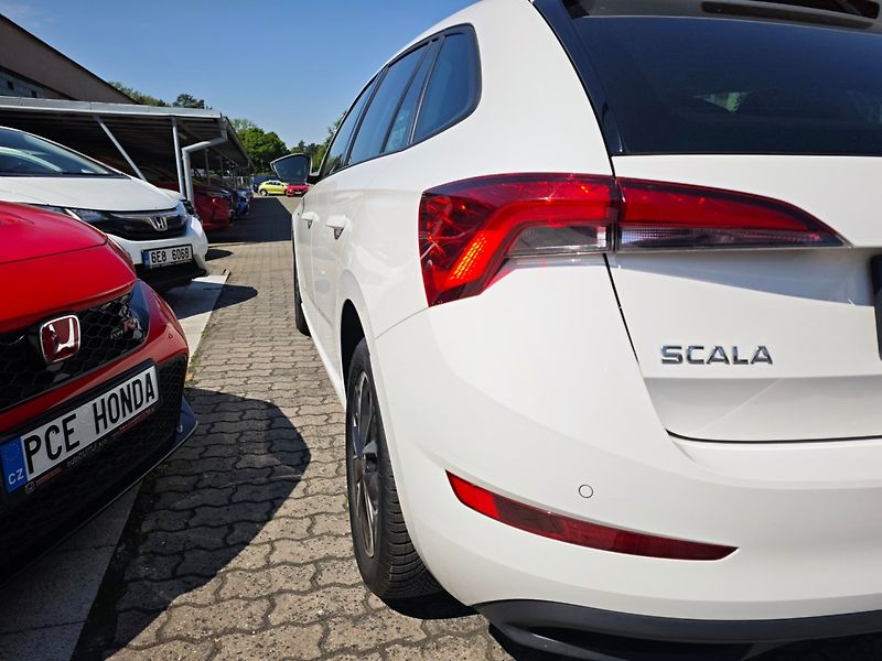 Škoda Scala (2020) 1.0 TSi Drive 125 Years - fotka 36 z 40