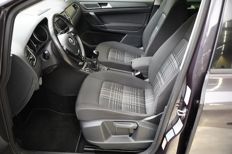 Volkswagen Golf Sportsvan - fotka 11 z 26
