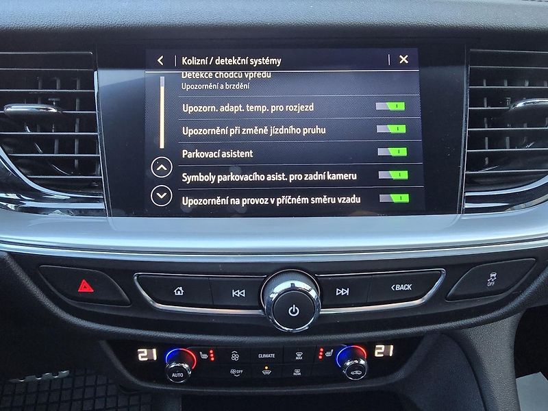 Opel Insignia 128kW 4x4 AUT Ultimate ST -DPH - fotka 19 z 40