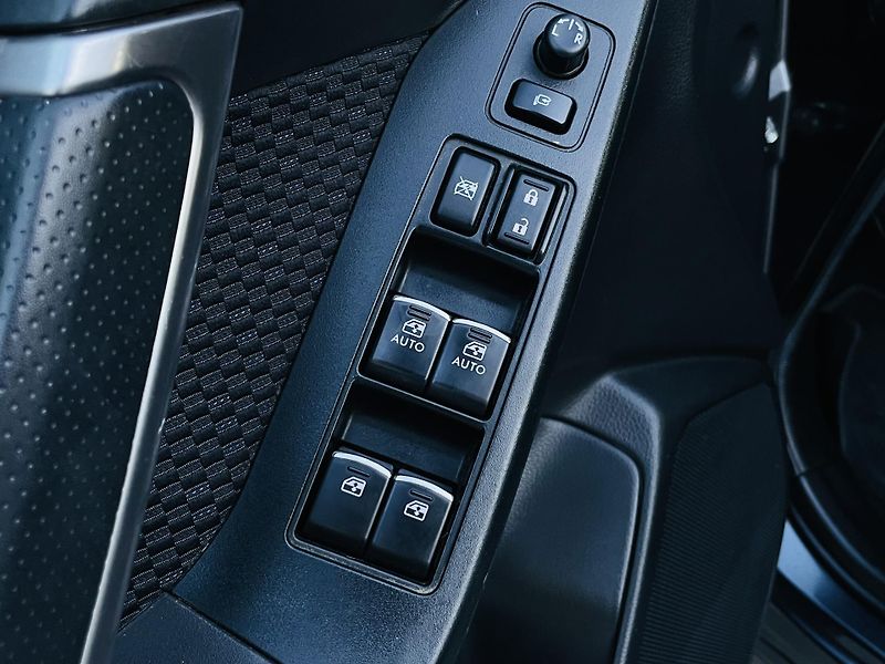 Subaru Forester 2.0i 4x4 AUT KAMERA VÝHŘEV LED - fotka 33 z 42