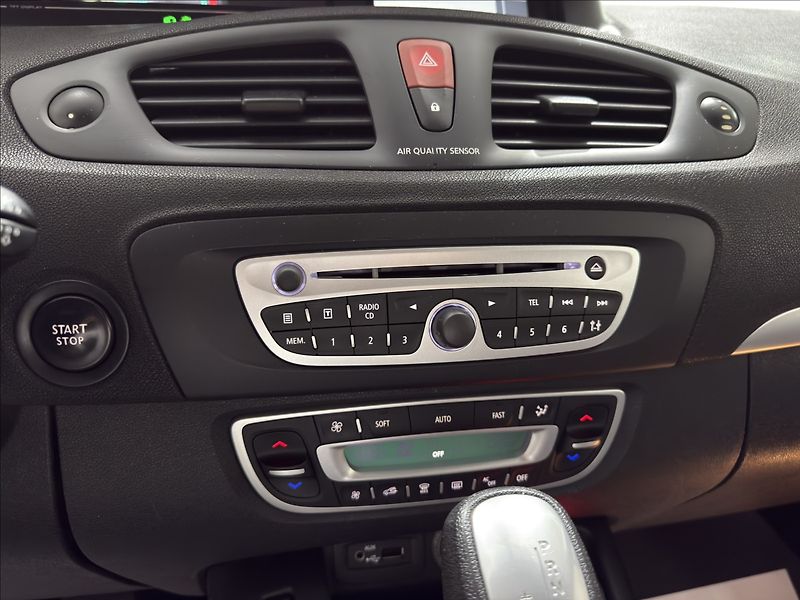 Renault Grand Scénic 1,5   DCI AUTOMAT NAVI ČIDLA - fotka 14 z 36