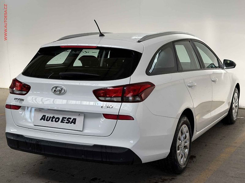 Hyundai i30 (2020) 1.4  CVVT, 1.maj,ČR, Trikolor - fotka 4 z 16