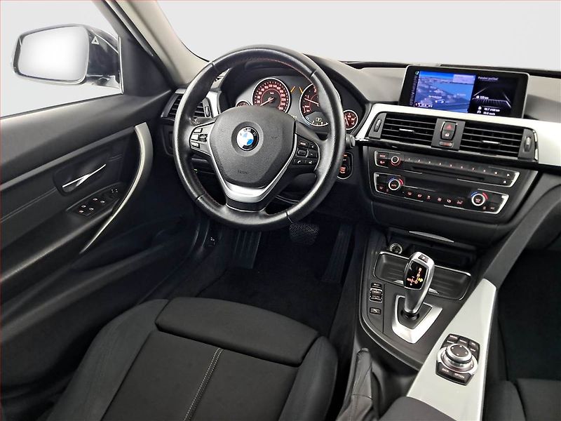 BMW Řada 3 (2012) 320 d, Automat, Serv.kniha - fotka 7 z 18