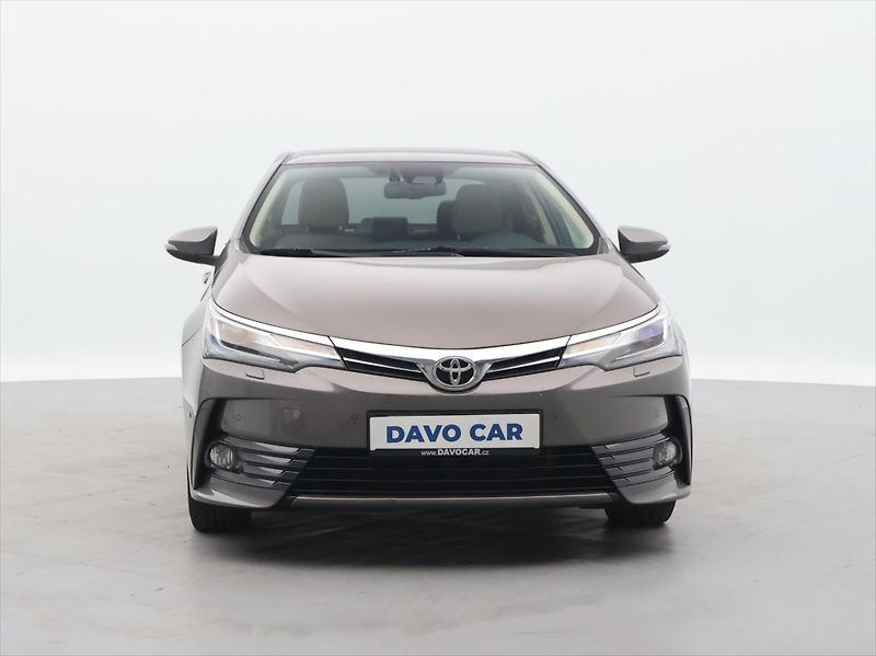 Toyota Corolla 1,6 VVT-i Aut. CZ Executive - fotka 2 z 29
