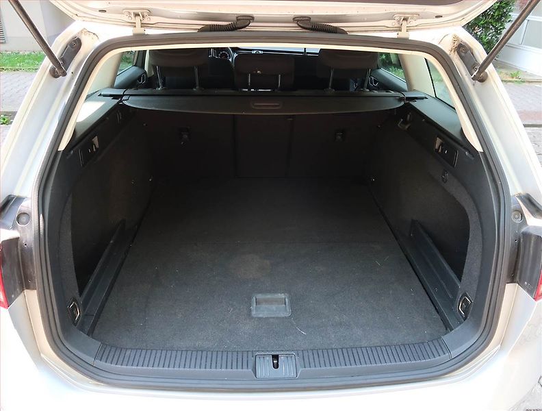 Volkswagen Passat (2019) 2.0 TDI, Navi, Tempomat - fotka 14 z 20