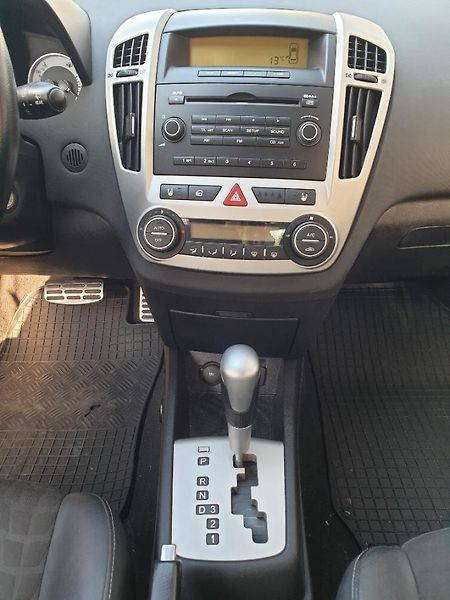 Kia Ceed (2008) HB 1.6CRDi AT Exclusive - fotka 13 z 16