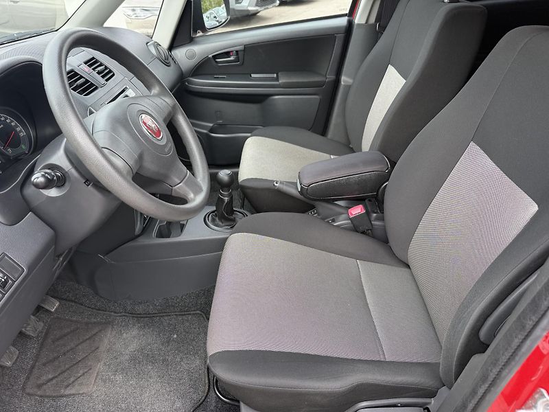 Fiat Sedici 1.6i 16V 4WD Klima 4X4 - fotka 12 z 30