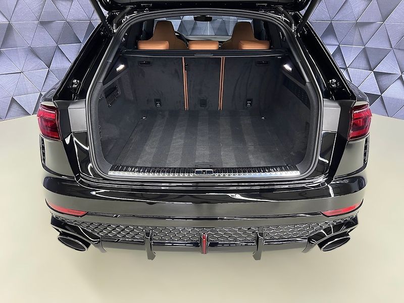 Audi RS Q8 QUATTRO, PERFORMANCE,B&O, PANO - fotka 38 z 39