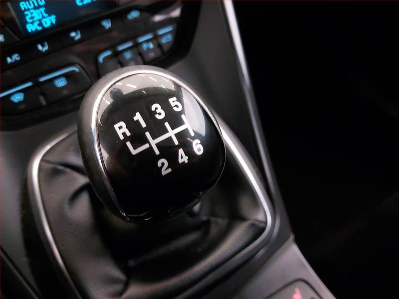 Ford Kuga (2014) 2.0 TDCi, 4X4, Xenony - fotka 16 z 18