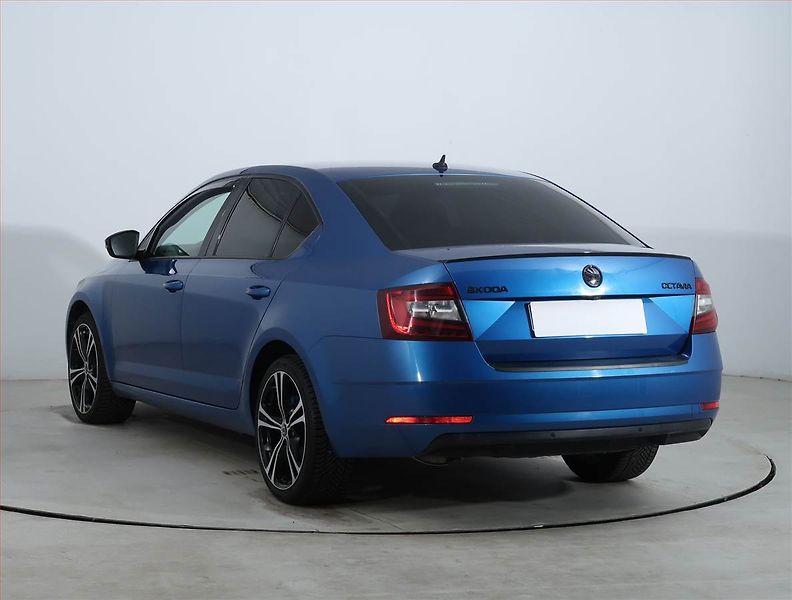 Škoda Octavia (2019) Style 1.5 TSI, Kůže, Tempomat - fotka 4 z 20