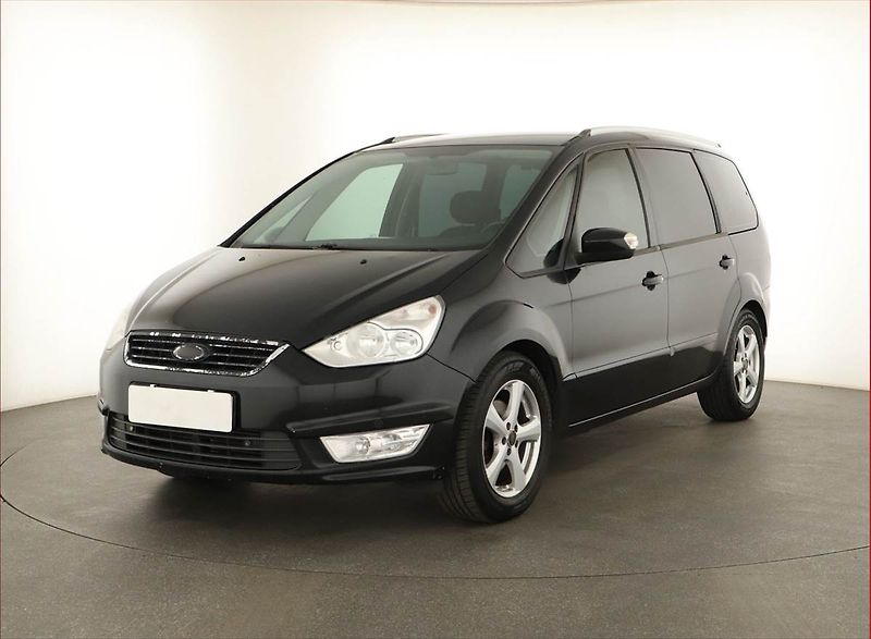 Ford Galaxy (2011) 2.0 TDCi, Automat, 7 míst - fotka 2 z 17