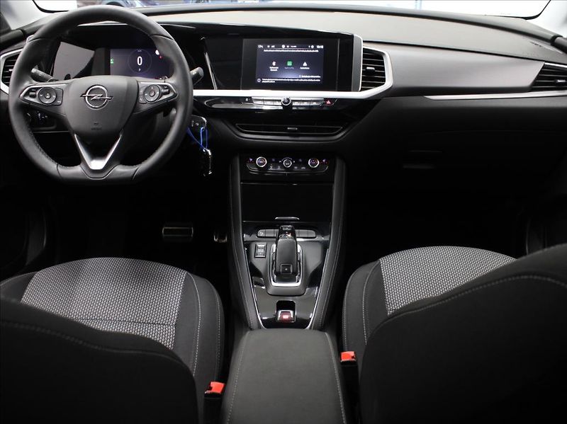 Opel Grandland 1,2 Turbo 96kW AT 1.maj.ČR - fotka 8 z 21