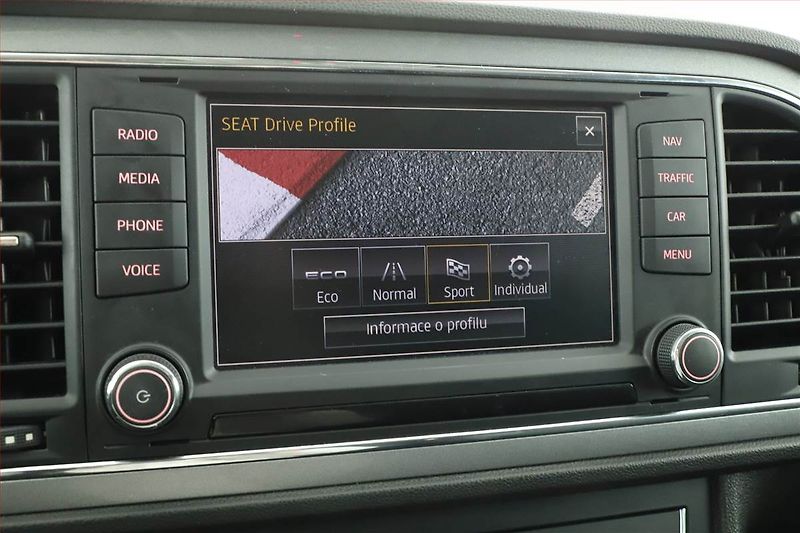 Seat Leon (2016) 1.8 TSI, Automat, Navi - fotka 11 z 17