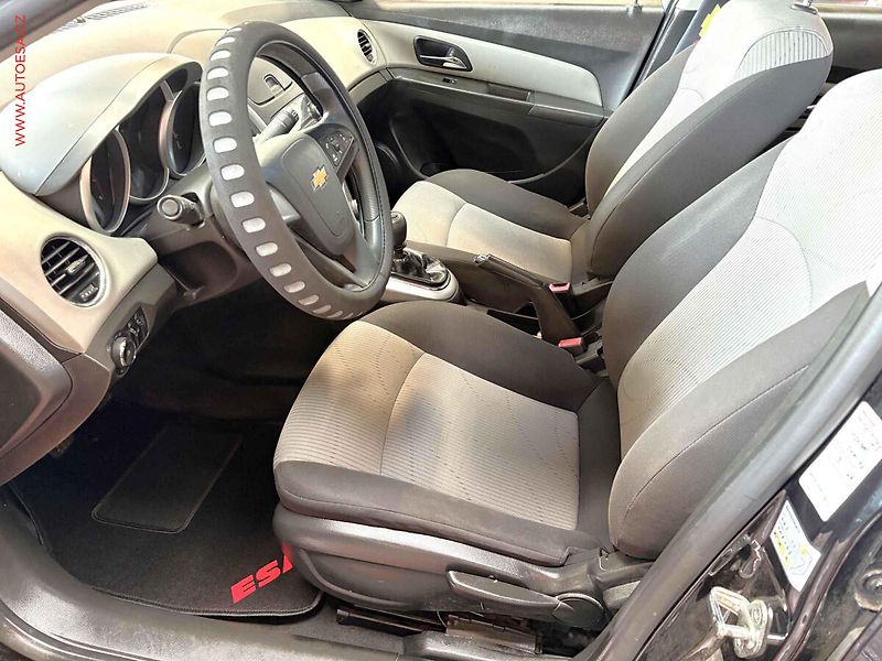 Chevrolet Cruze (2013) 1.6i, TZ, +kola - fotka 9 z 14
