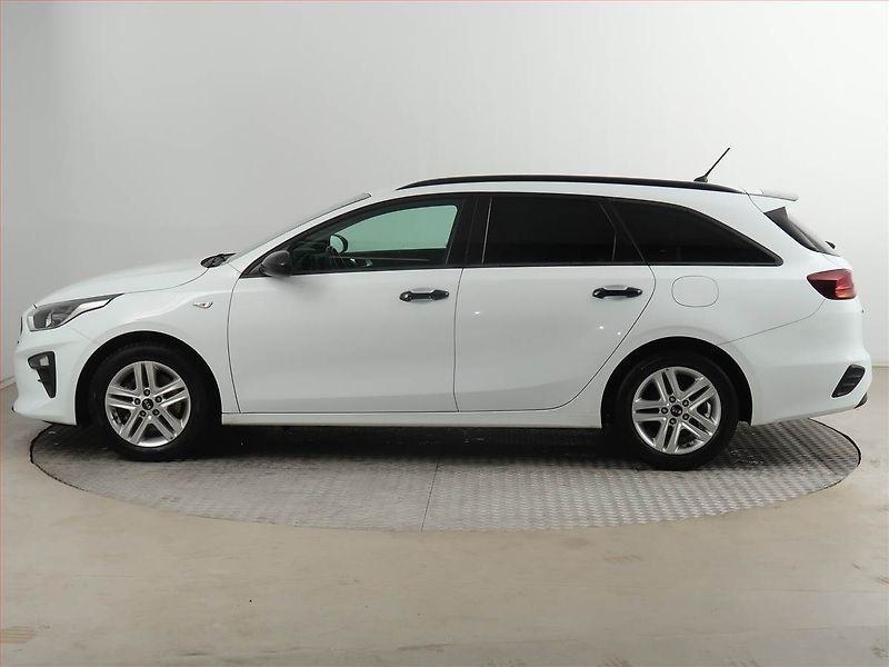 Kia Ceed (2021) 1.4 T-GDI, ČR,1.maj - fotka 3 z 18
