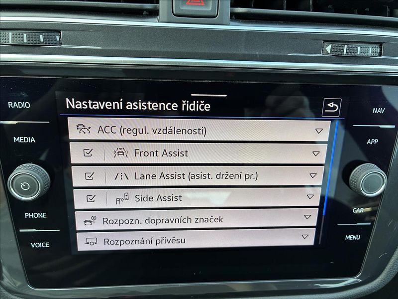 Volkswagen Tiguan Allspace 2,0 TDI IQ LIGHT TAŽNÉ KAMERA - fotka 18 z 28