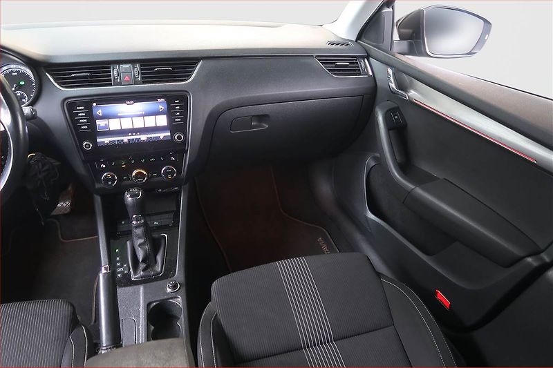 Škoda Octavia (2017) 2.0 TDI, Automat - fotka 8 z 16