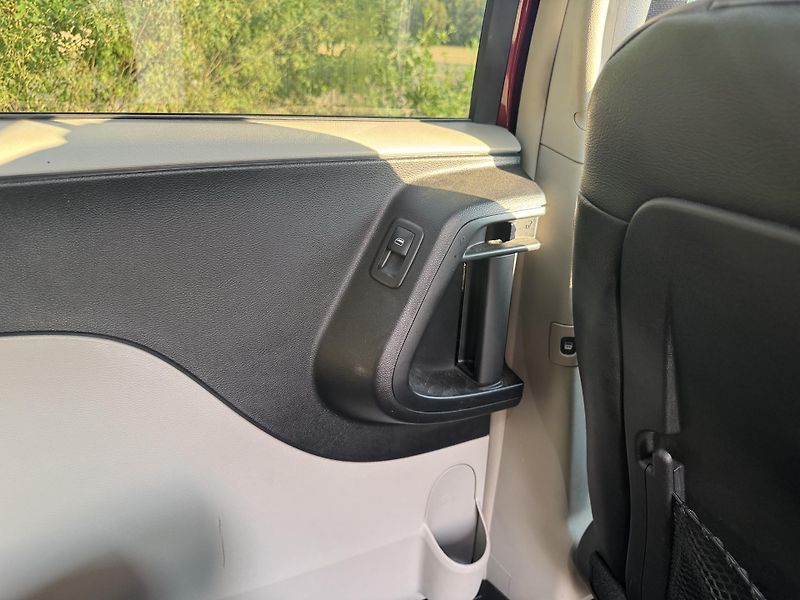 Dodge Grand Caravan (2016) 3.6 V6 SERVISNÍ KNIHA - fotka 28 z 35