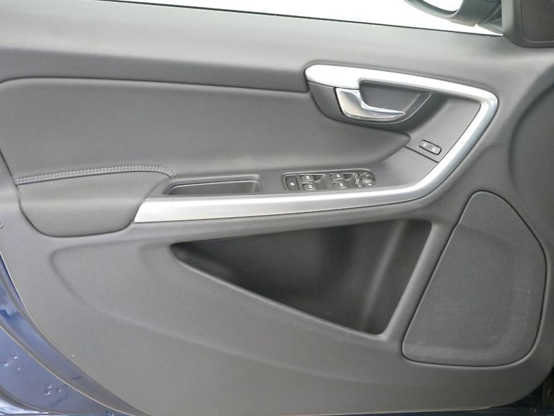 Volvo V60 - fotka 12 z 27