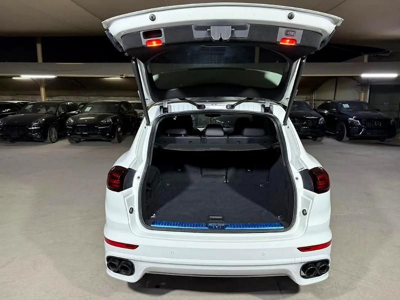 Porsche Cayenne (2016) Sportovní verze GTS - fotka 6 z 20