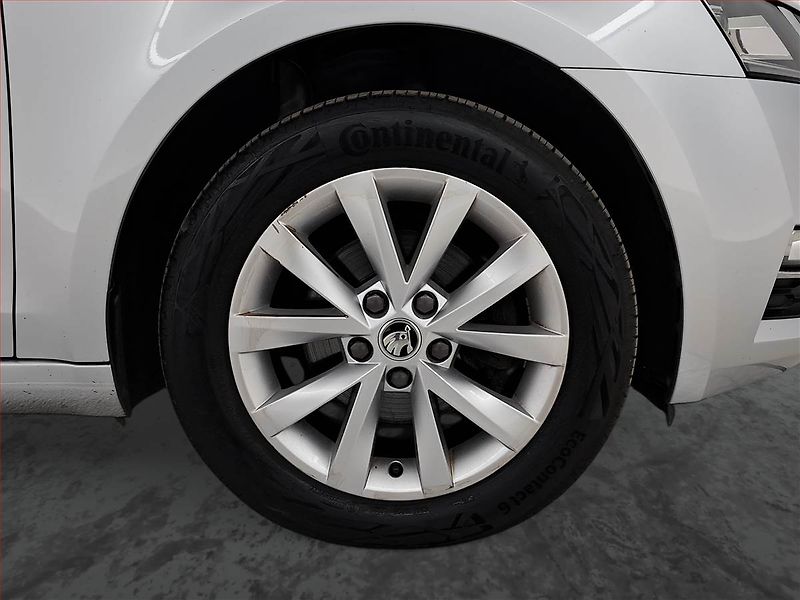 Škoda Octavia (2017) 1.6 TDI, Automat, Navi - fotka 14 z 23