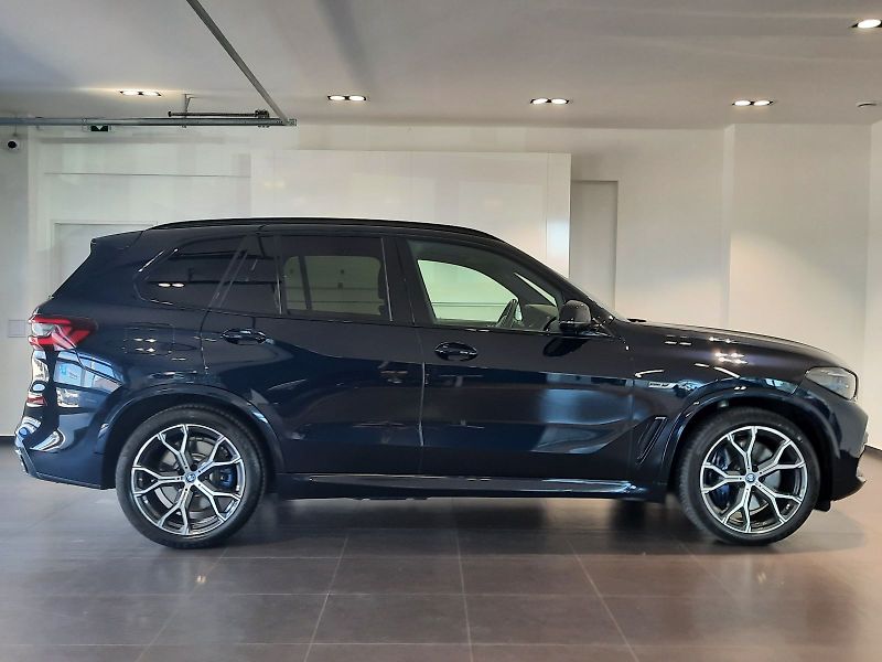 BMW X5 (2021) xDrive45e M Sport - fotka 7 z 12
