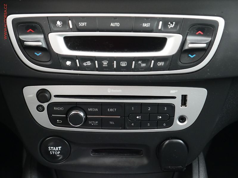 Renault Mégane (2014) 1.2 TCe, ČR, autoAC, temp - fotka 12 z 17