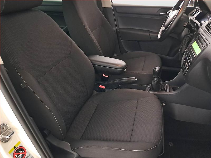 Škoda Rapid (2013) 1.2 TSI, ČR,1.maj - fotka 9 z 18