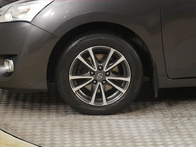 Toyota Verso (2013) 2.0 D-4D, 7 míst - fotka 14 z 18