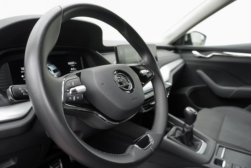 Škoda Octavia 1.5 TSI STYLE PLUS - fotka 38 z 46
